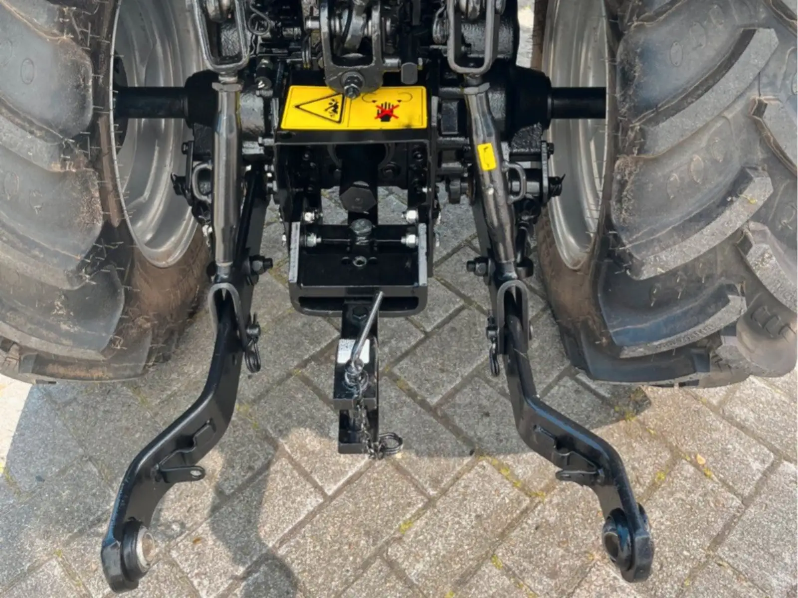 Jannsen_Automobile_Landmaschinen_Sortiment_Farmtrac_Kompakttraktor_06