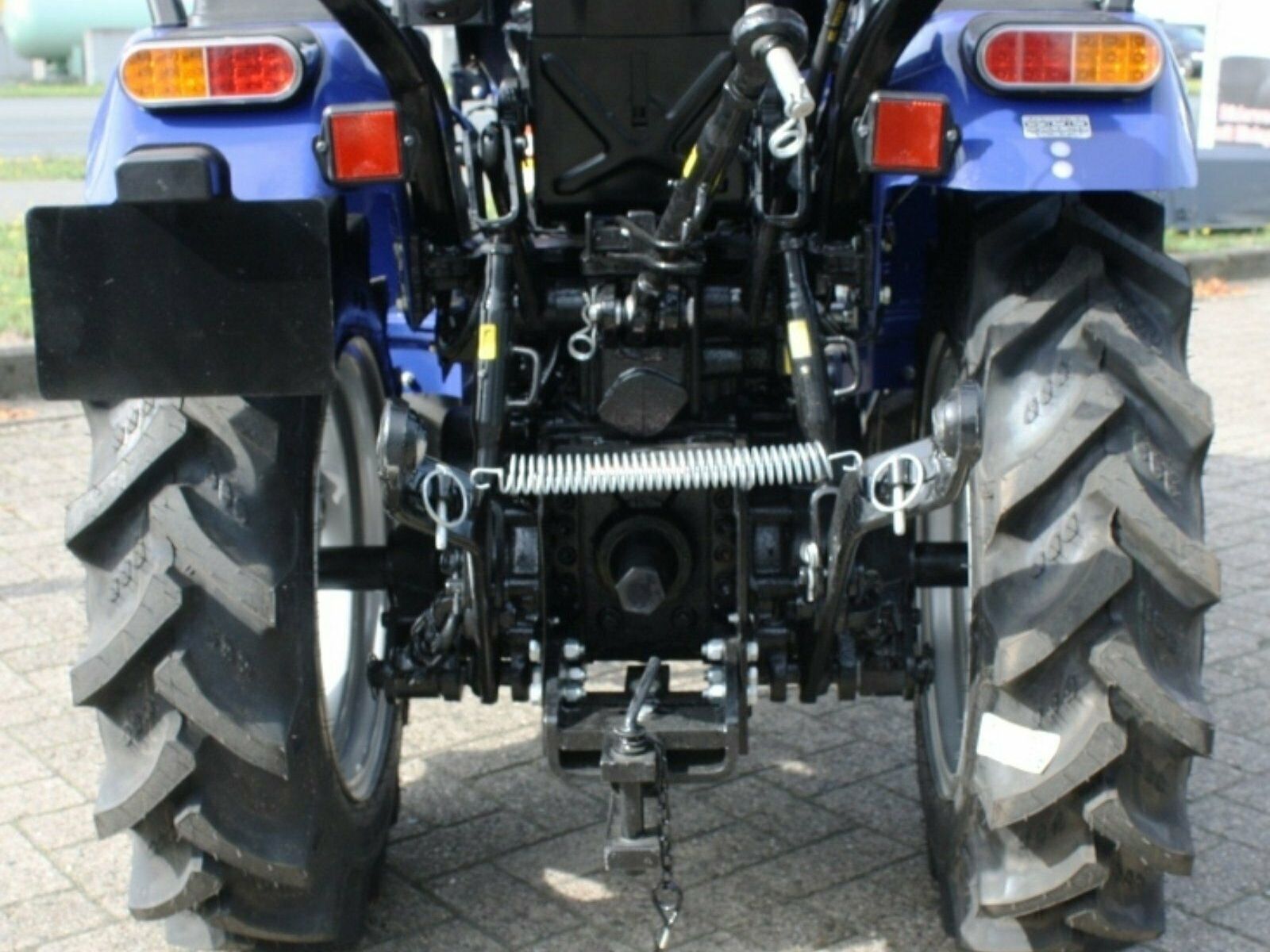 Jannsen_Automobile_Landmaschinen_Farmtrac22_Traktor-08